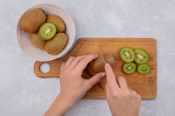 Step-by-step guide on how to peel and cut a kiwi fruit - Virginia Boys  Kitchens