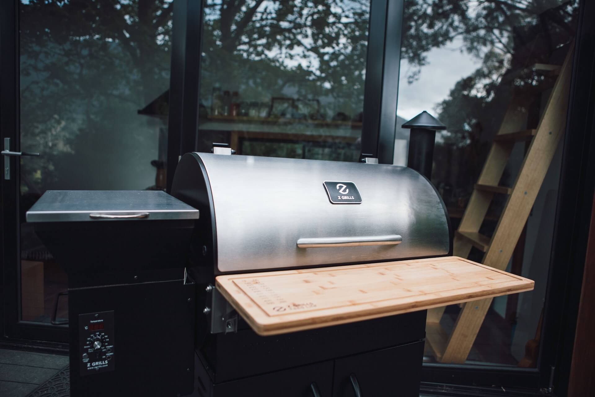 How To Use Wood Pellets in an Electric Smoker