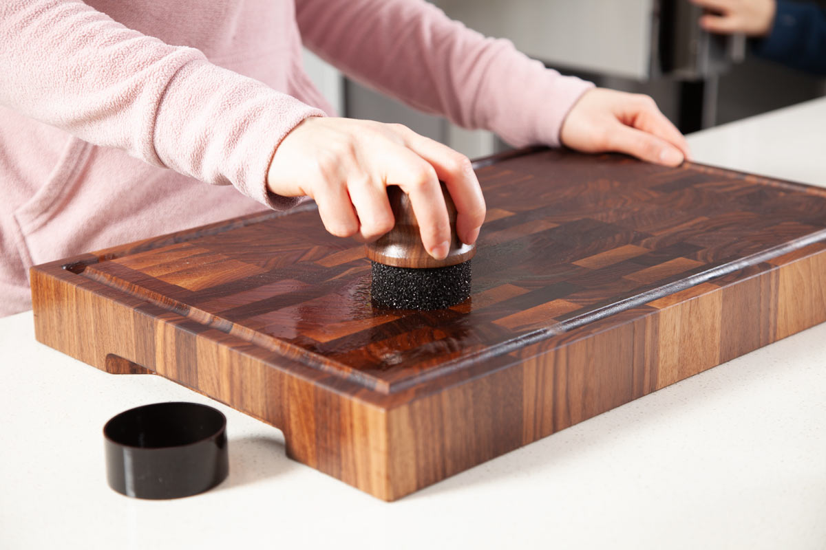 Why use a cutting board oil applicator