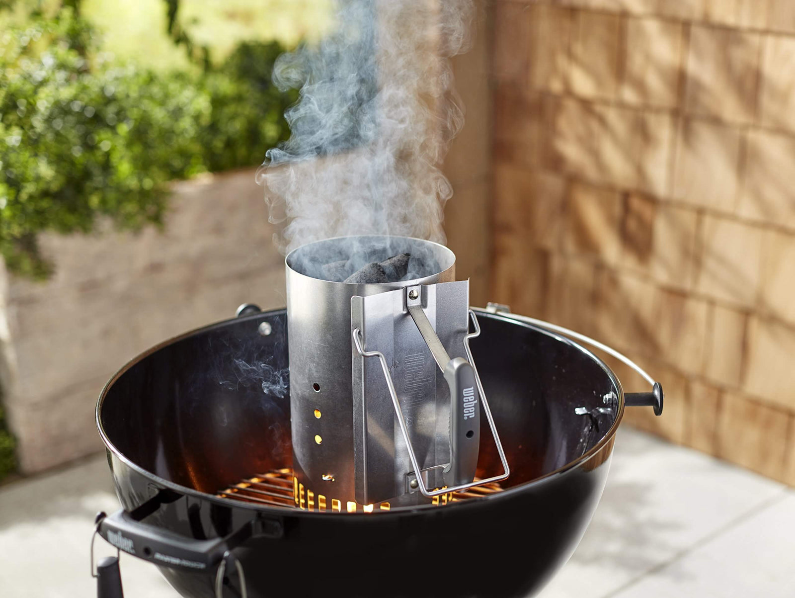 how to use a charcoal chimney starter
